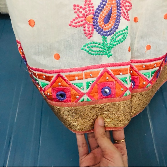 Embroidered kurta ethnic wear - Picture 4 of 8